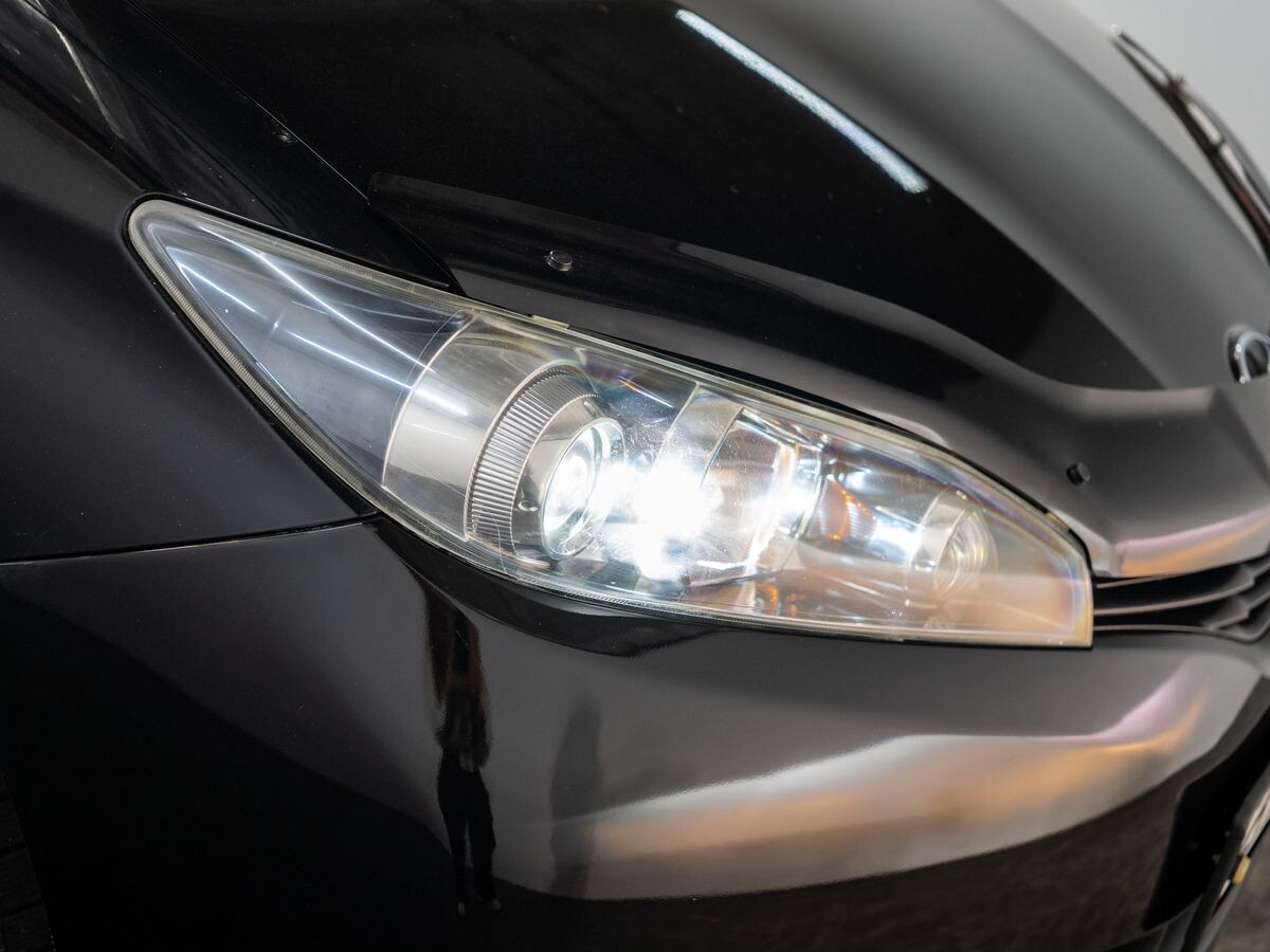 Toyota Wish 2010 - фото автомобиля