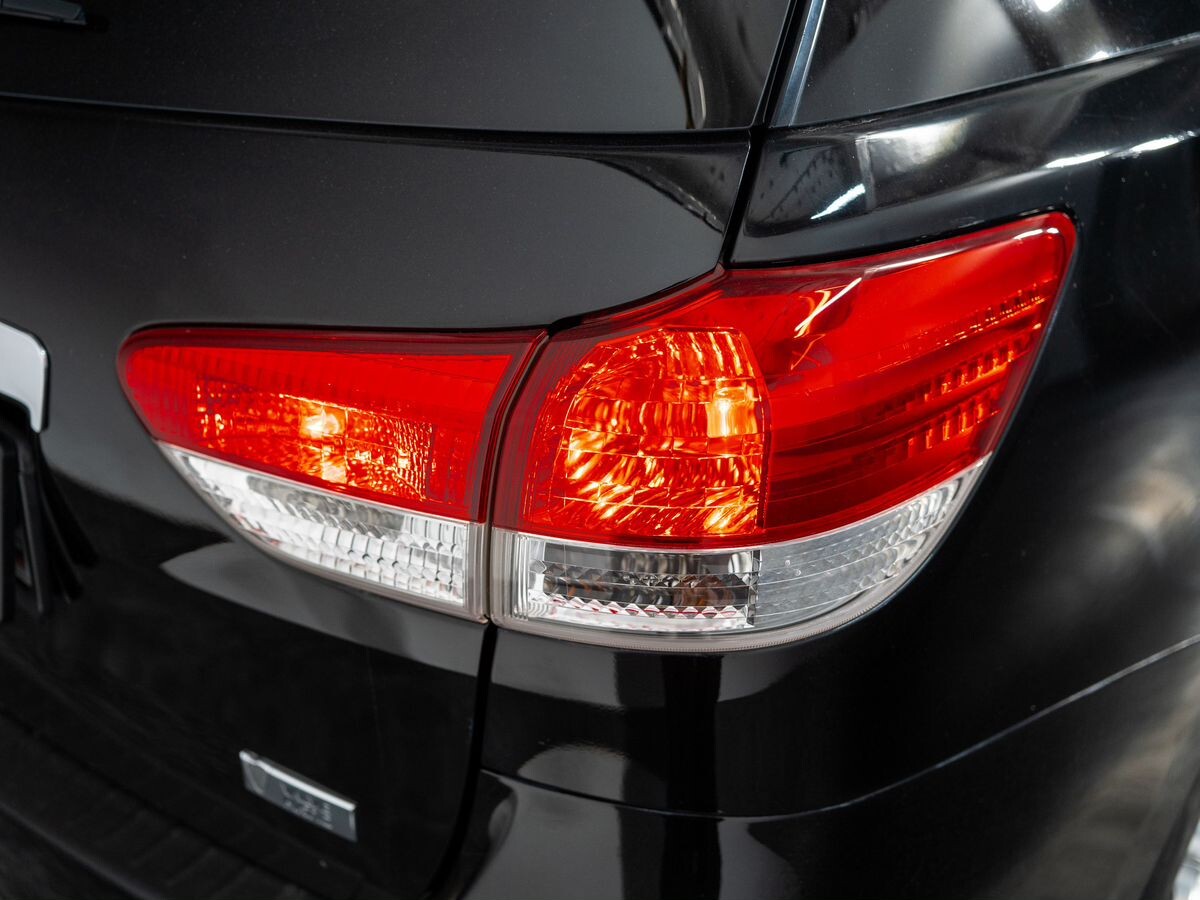 Toyota Wish 2010 - фото автомобиля