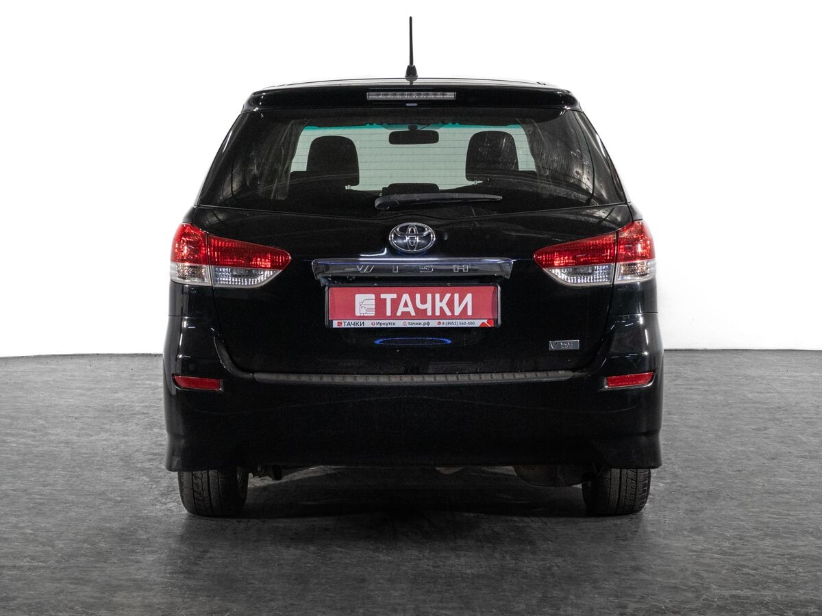 Toyota Wish 2010 - фото автомобиля