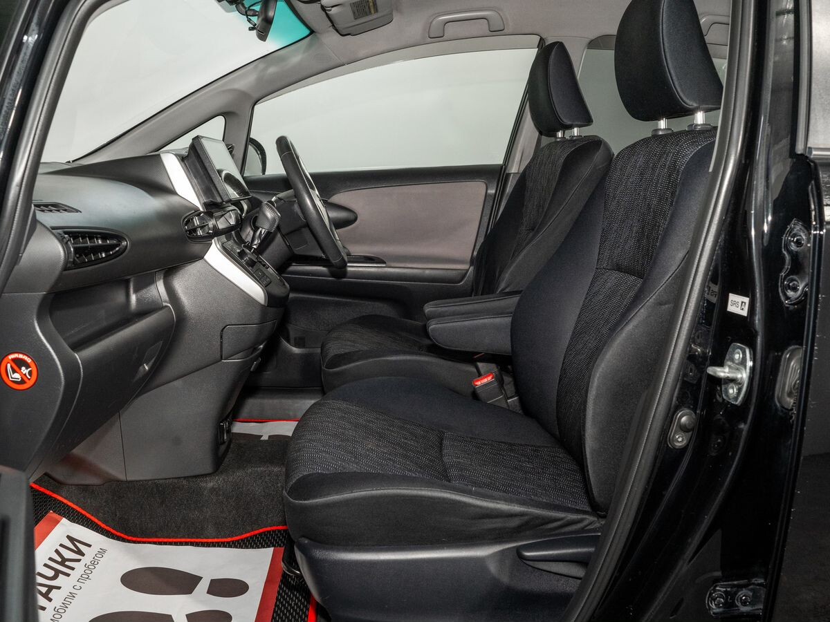 Toyota Wish 2010 - фото автомобиля