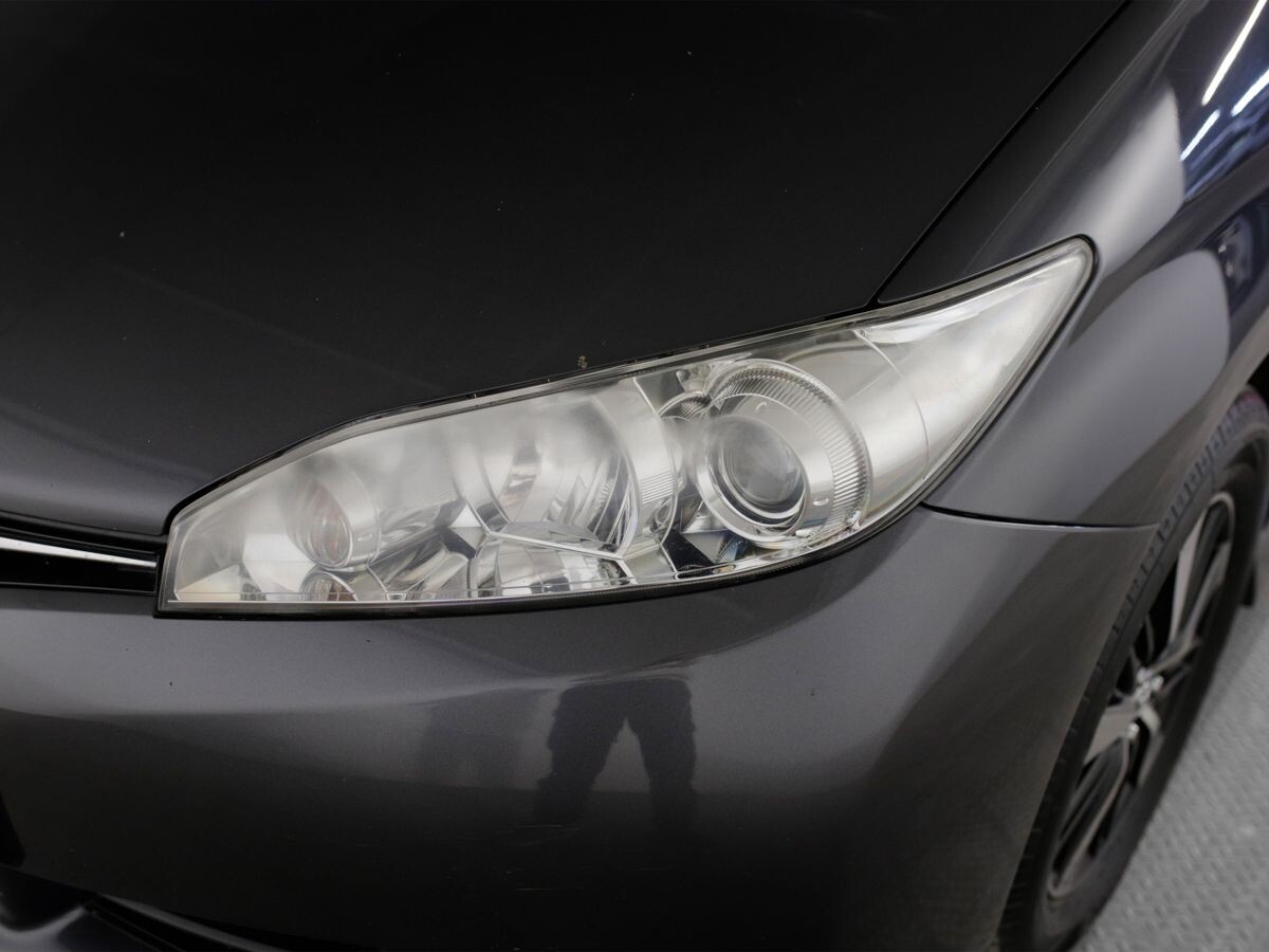 Toyota Wish 2015 - фото автомобиля