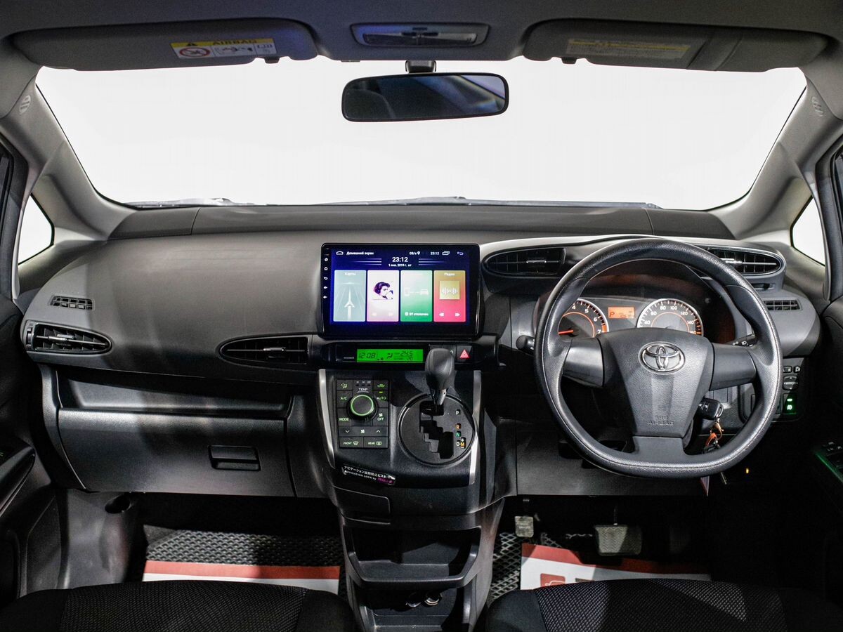 Toyota Wish 2015 - фото автомобиля