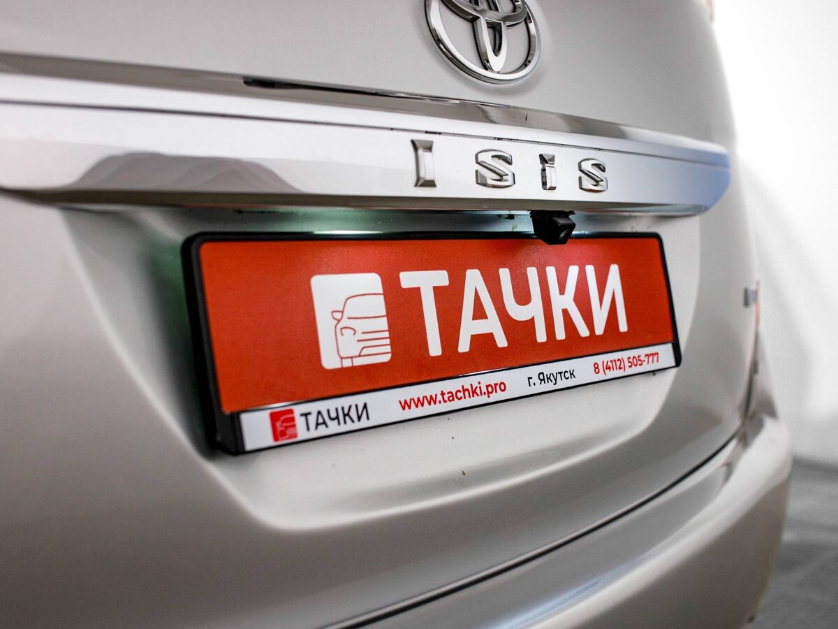 Toyota Isis 2011 - фото автомобиля