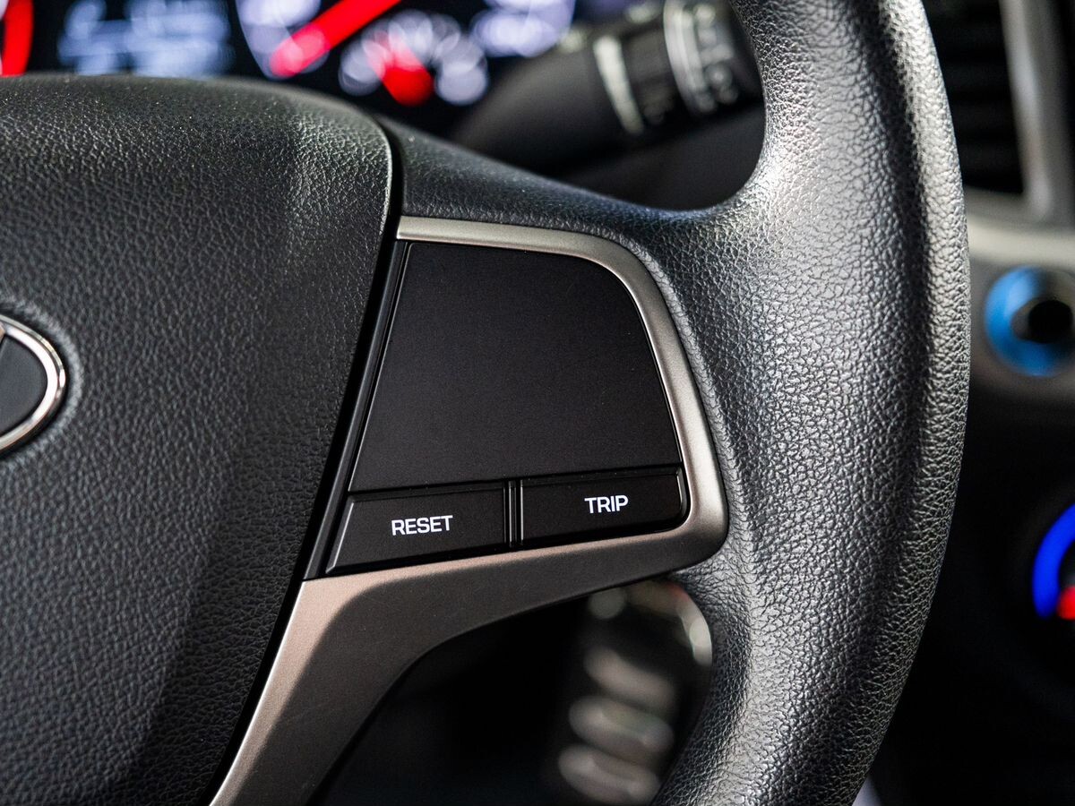 Hyundai Solaris 2019 - фото автомобиля