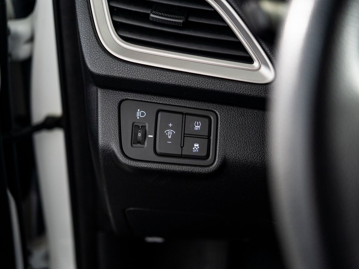Hyundai Solaris 2019 - фото автомобиля