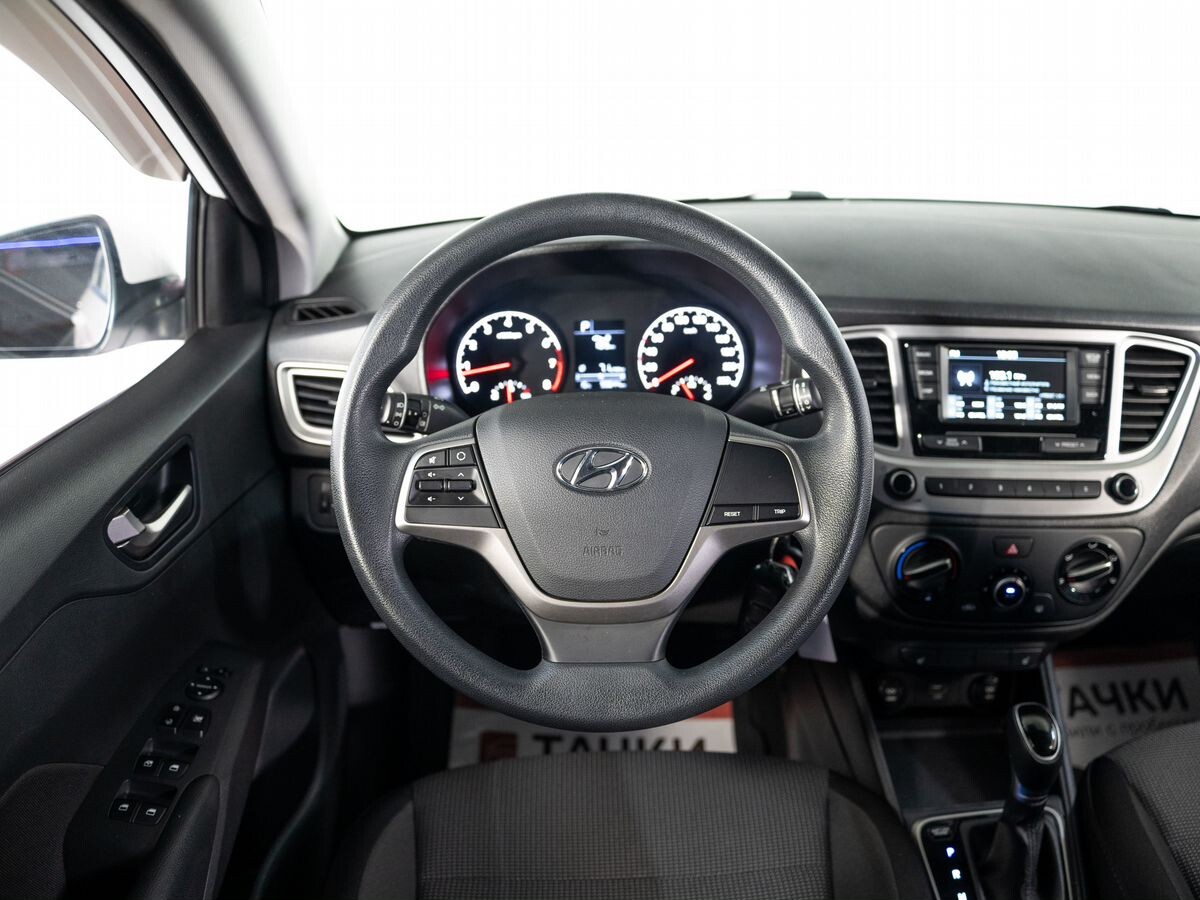 Hyundai Solaris 2019 - фото автомобиля