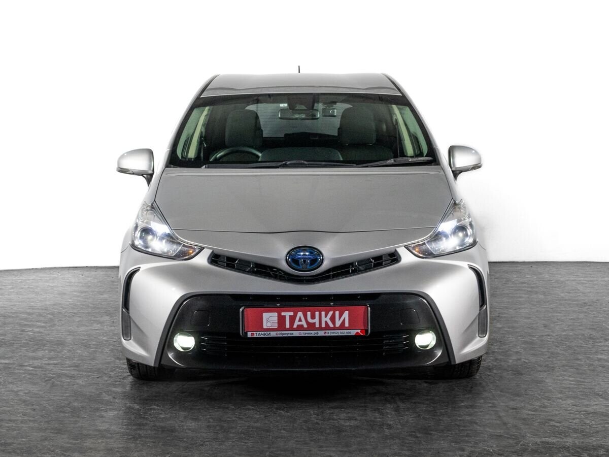 Toyota Prius Alpha 2018 - фото автомобиля