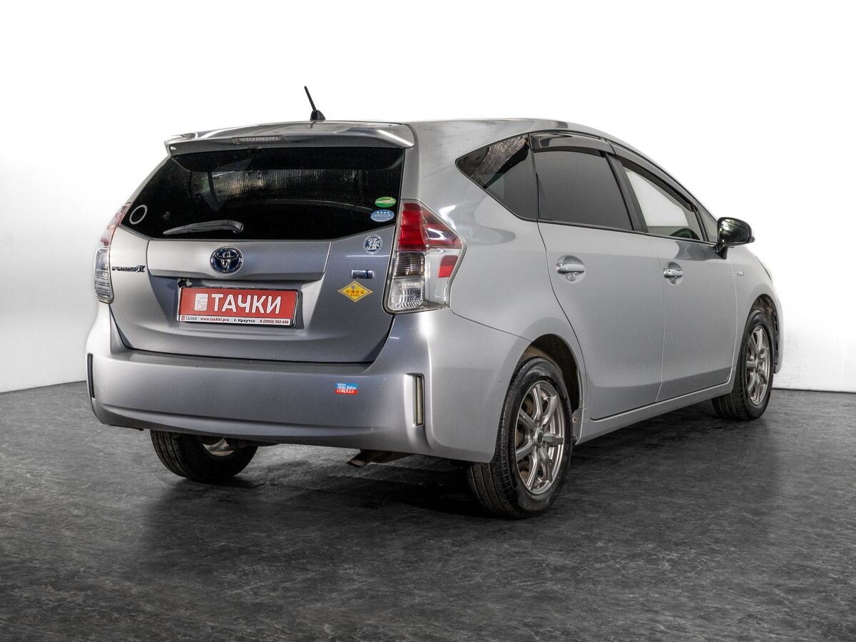 Toyota Prius Alpha 2018 - фото автомобиля