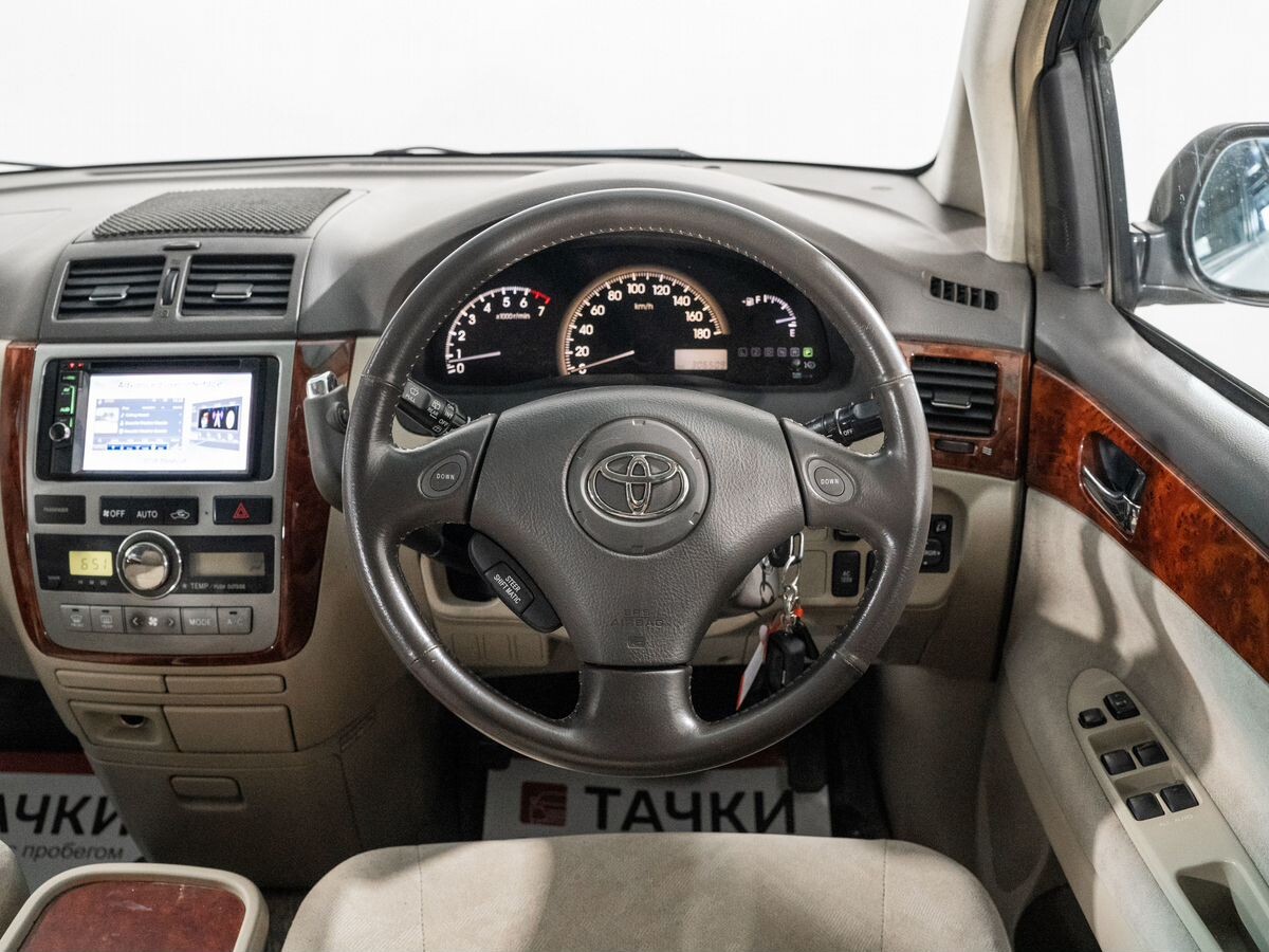 Toyota Ipsum 2002 - фото автомобиля
