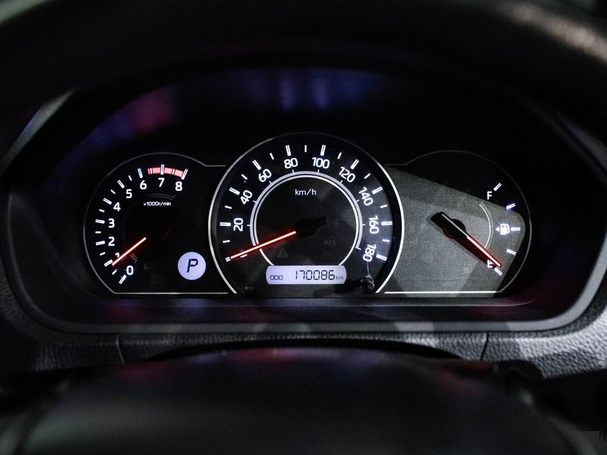 Toyota Voxy 2018 - фото автомобиля