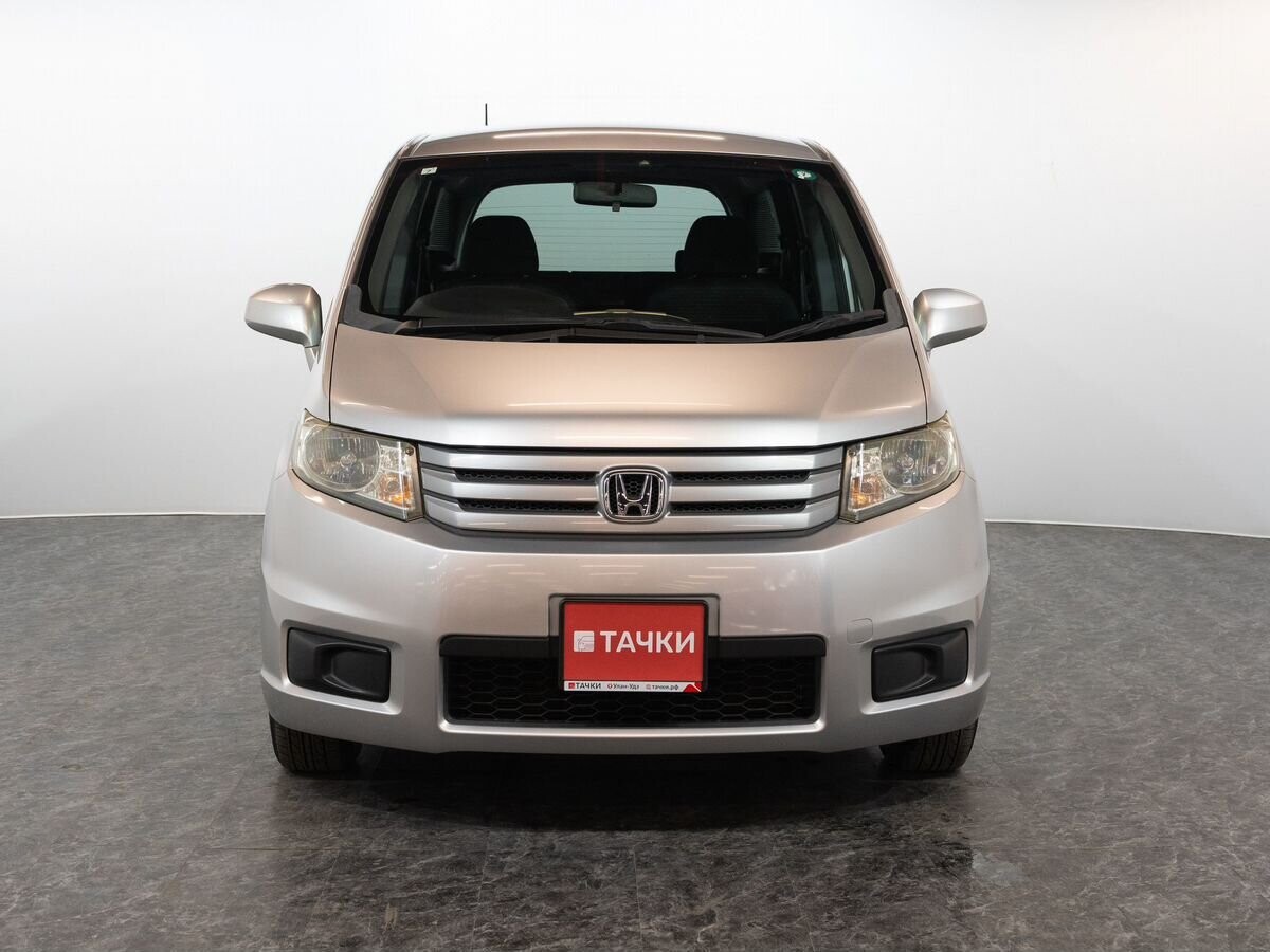 Honda Freed Spike 2011 - фото автомобиля