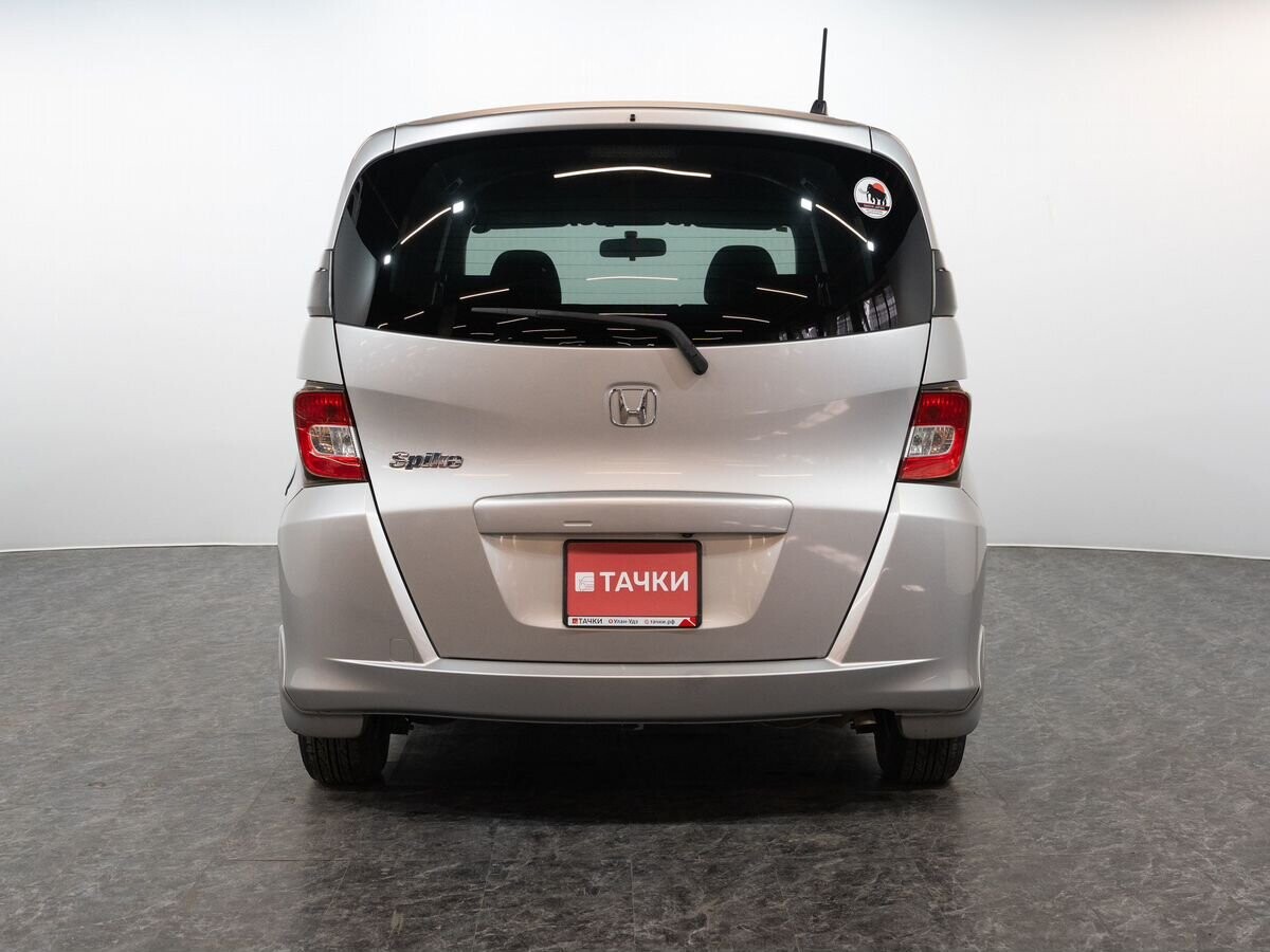 Honda Freed Spike 2011 - фото автомобиля