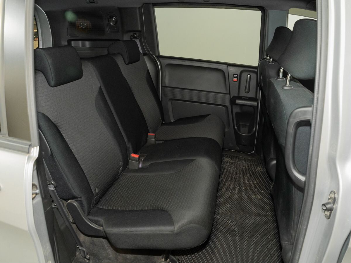 Honda Freed Spike 2011 - фото автомобиля