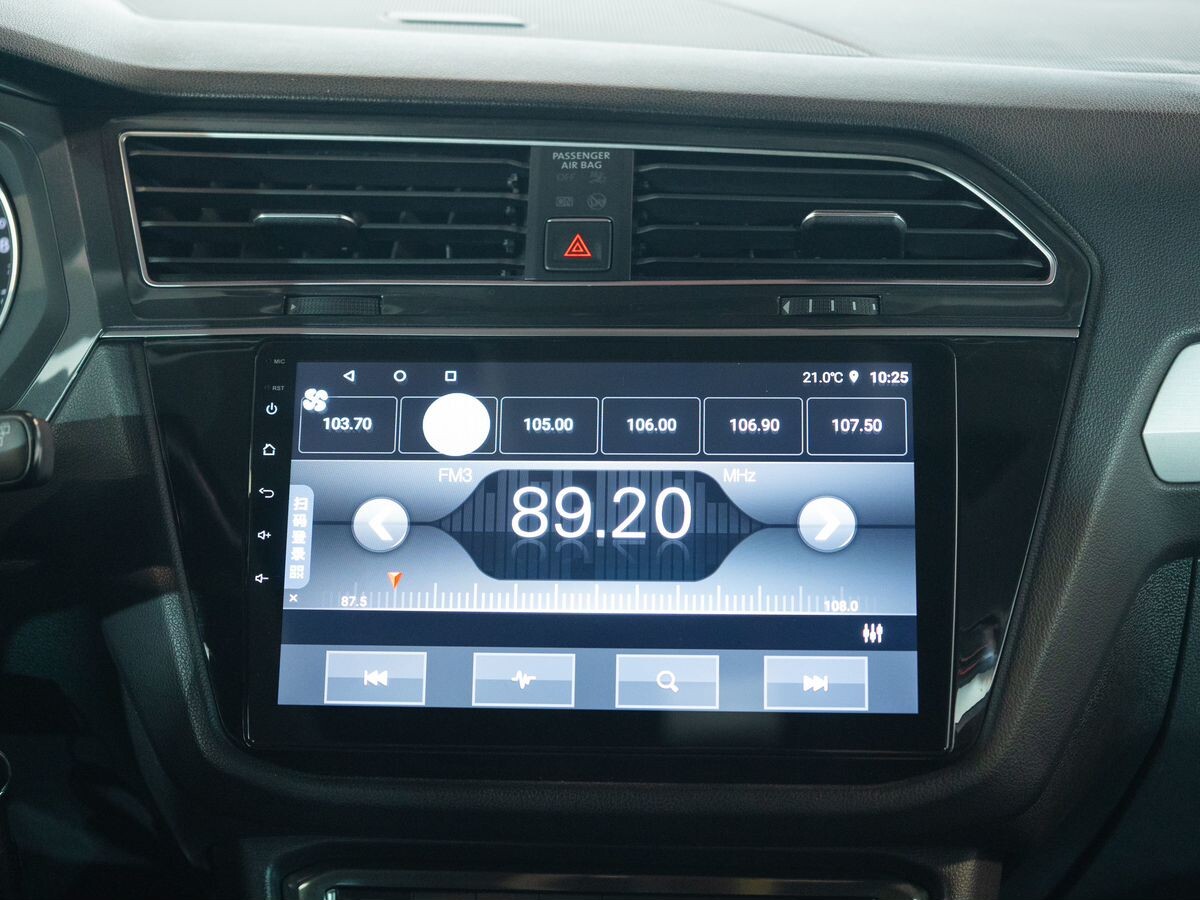 Volkswagen Tiguan 2017 - фото автомобиля