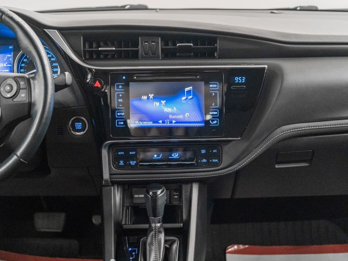 Toyota Corolla 2017 - фото автомобиля