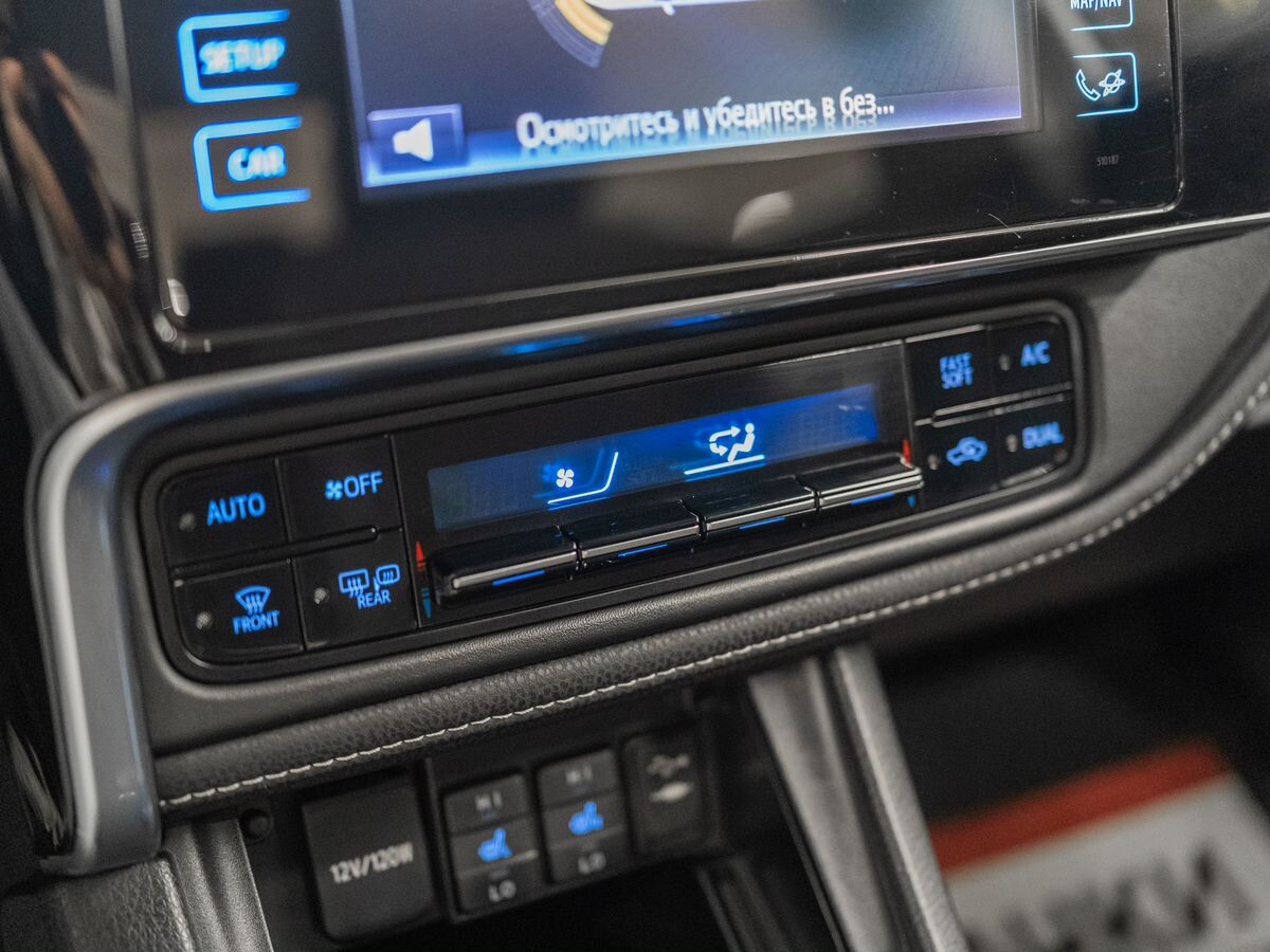 Toyota Corolla 2017 - фото автомобиля