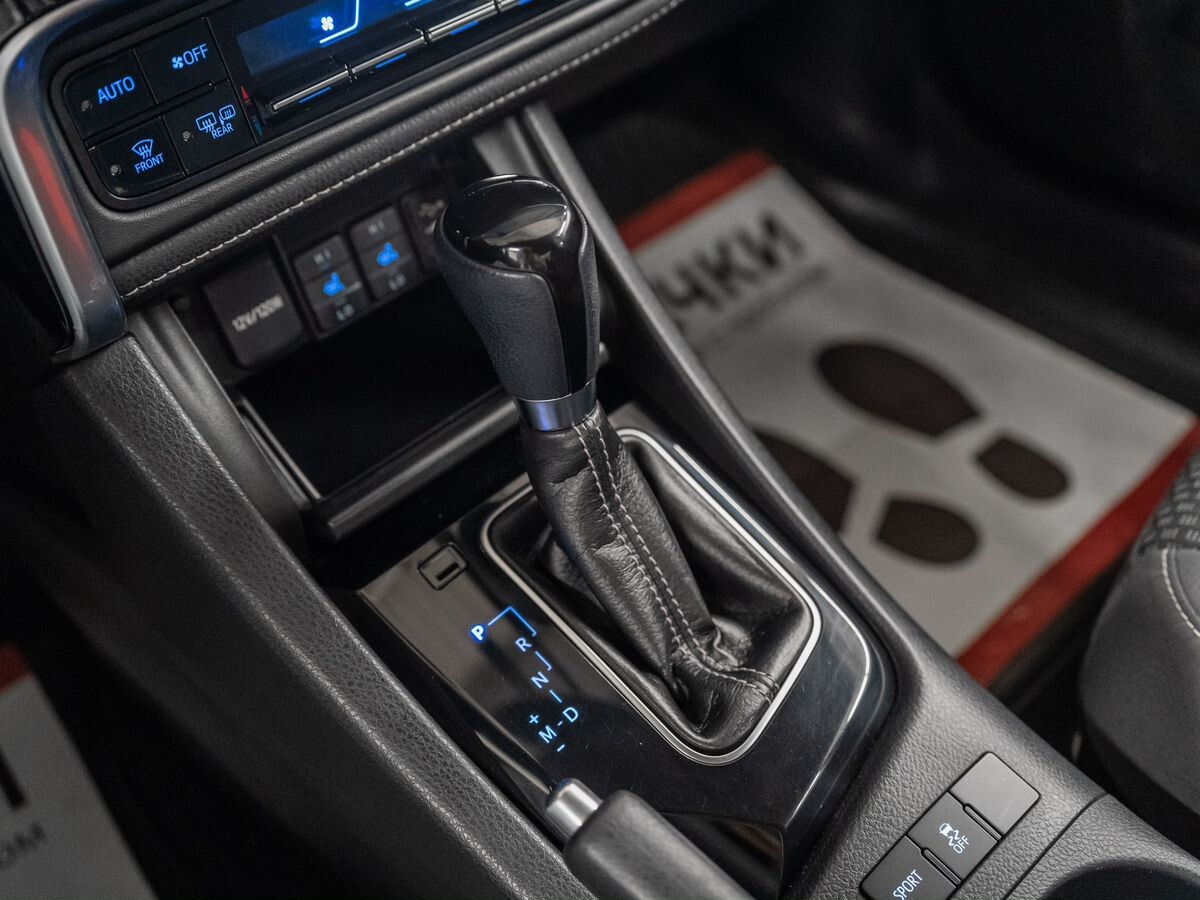 Toyota Corolla 2017 - фото автомобиля