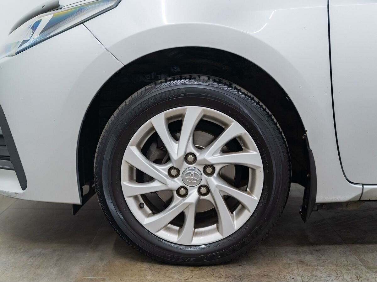 Toyota Corolla 2017 - фото автомобиля