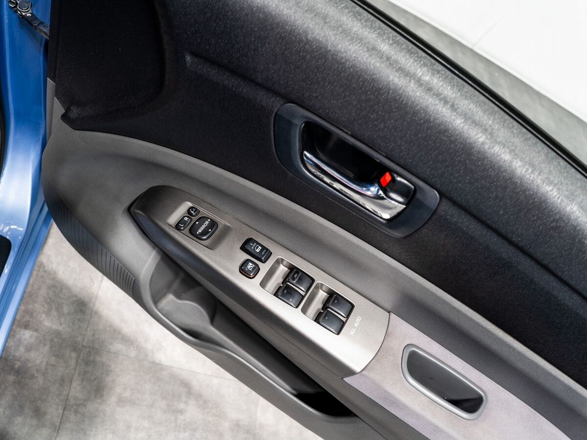 Toyota Prius 2008 - фото автомобиля