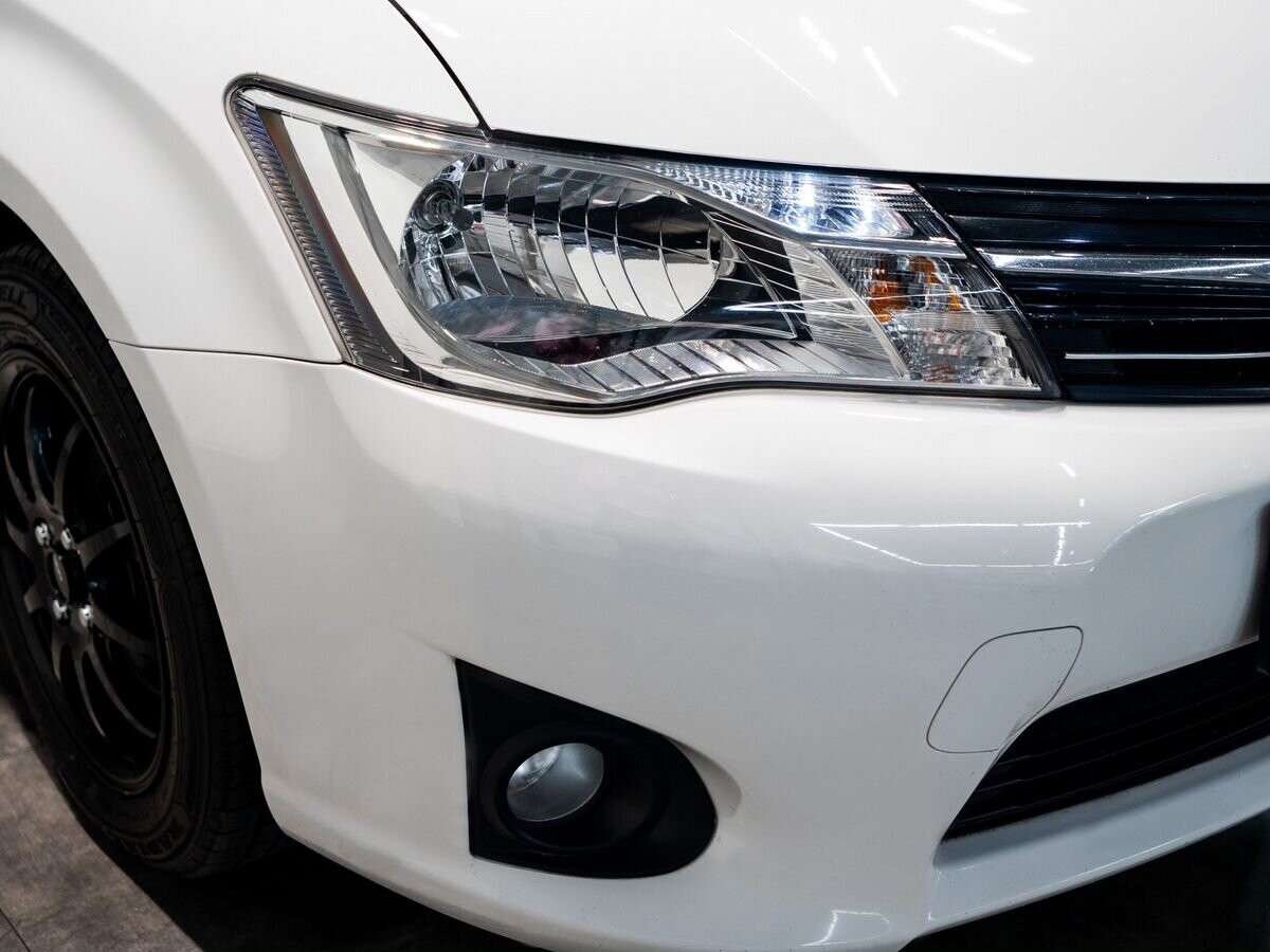 Toyota Corolla Fielder 2014 - фото автомобиля