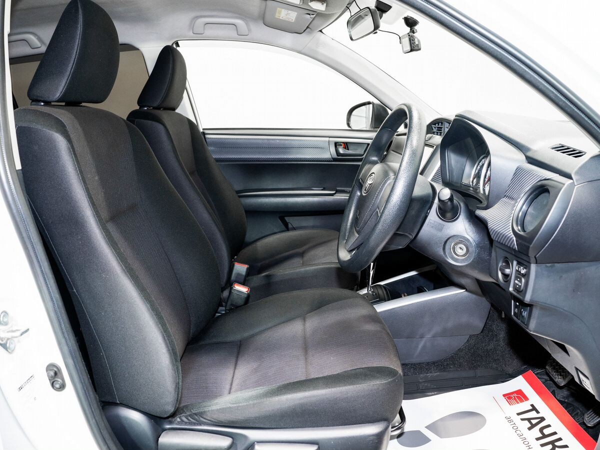 Toyota Corolla Fielder 2014 - фото автомобиля