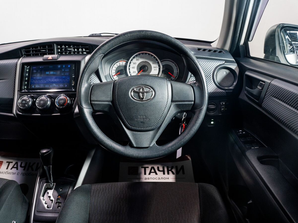 Toyota Corolla Fielder 2014 - фото автомобиля