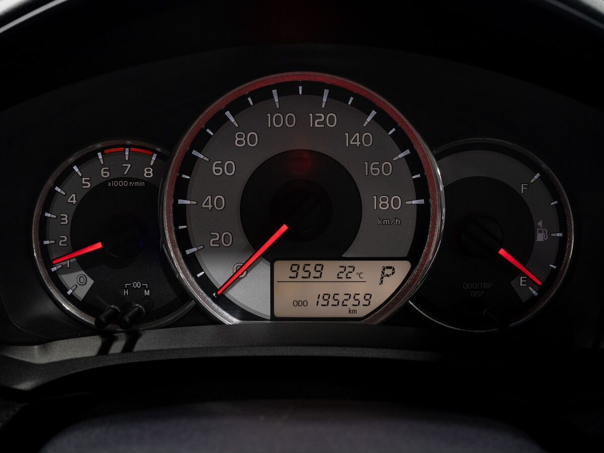 Toyota Corolla Fielder 2014 - фото автомобиля