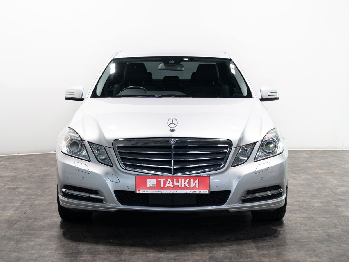 Mercedes-Benz E-Class 2011 - фото автомобиля