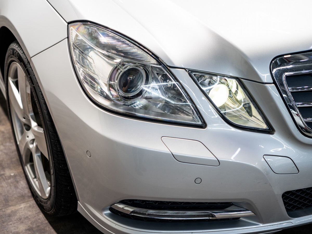 Mercedes-Benz E-Class 2011 - фото автомобиля