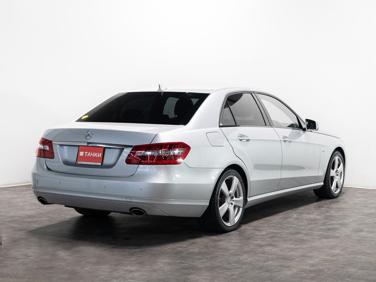 Mercedes-Benz E-Class 2011 - фото автомобиля