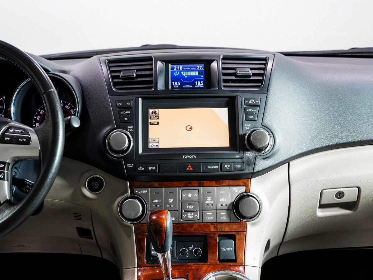 Toyota Highlander 2011 - фото автомобиля