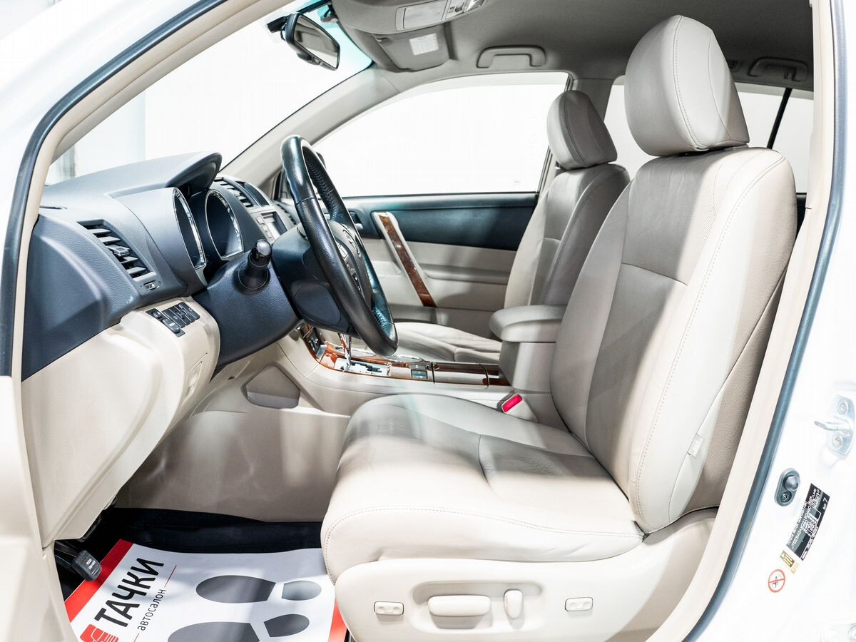 Toyota Highlander 2011 - фото автомобиля