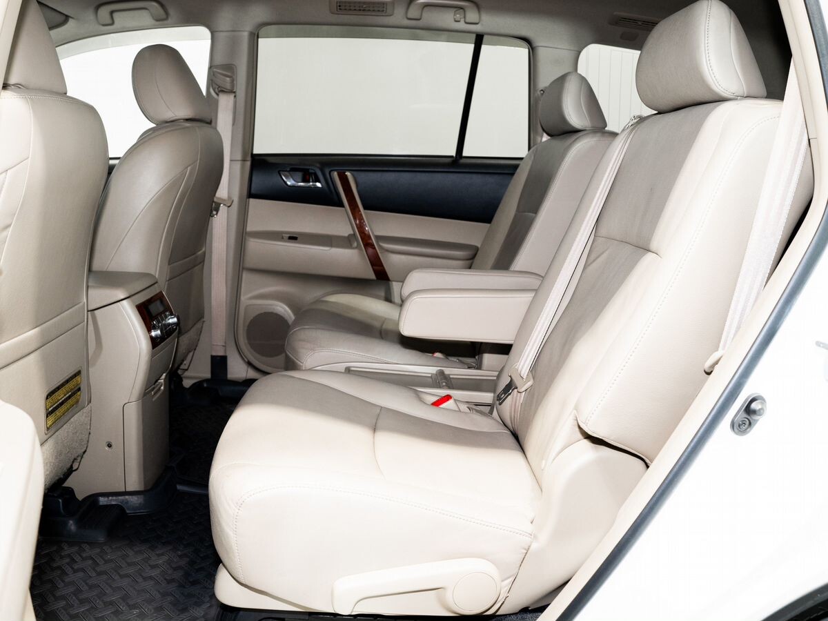 Toyota Highlander 2011 - фото автомобиля