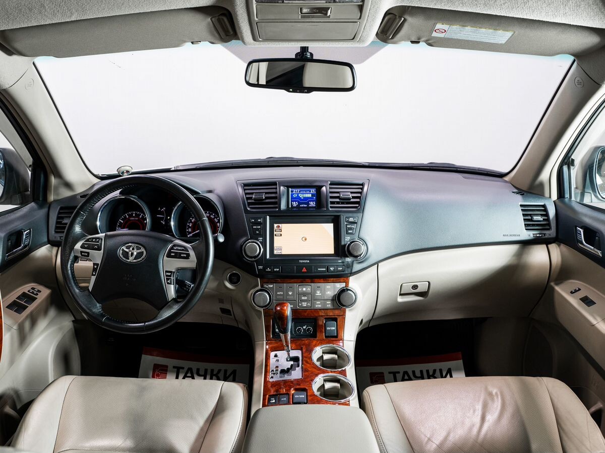Toyota Highlander 2011 - фото автомобиля