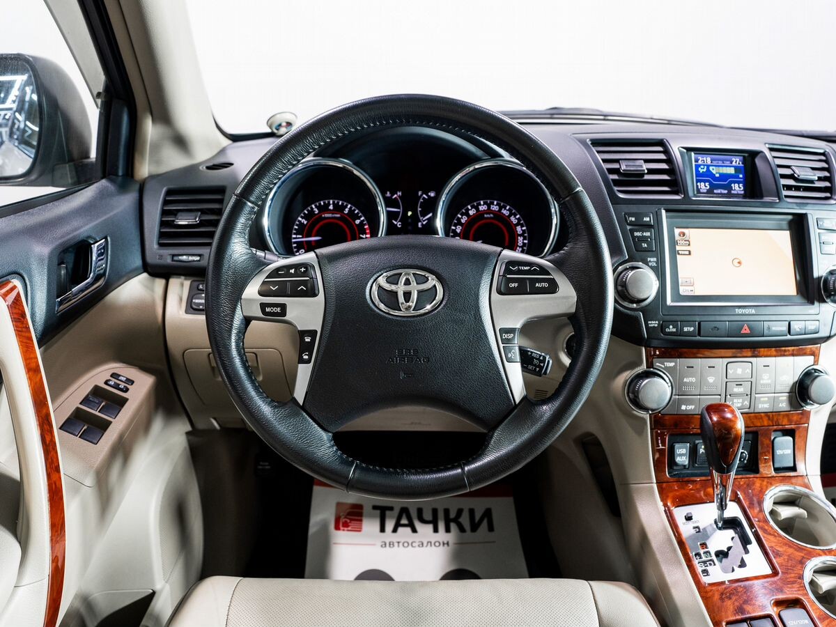 Toyota Highlander 2011 - фото автомобиля