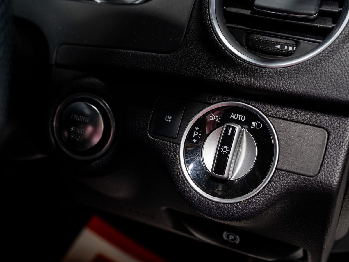 Mercedes-Benz C-Class 2011 - фото автомобиля