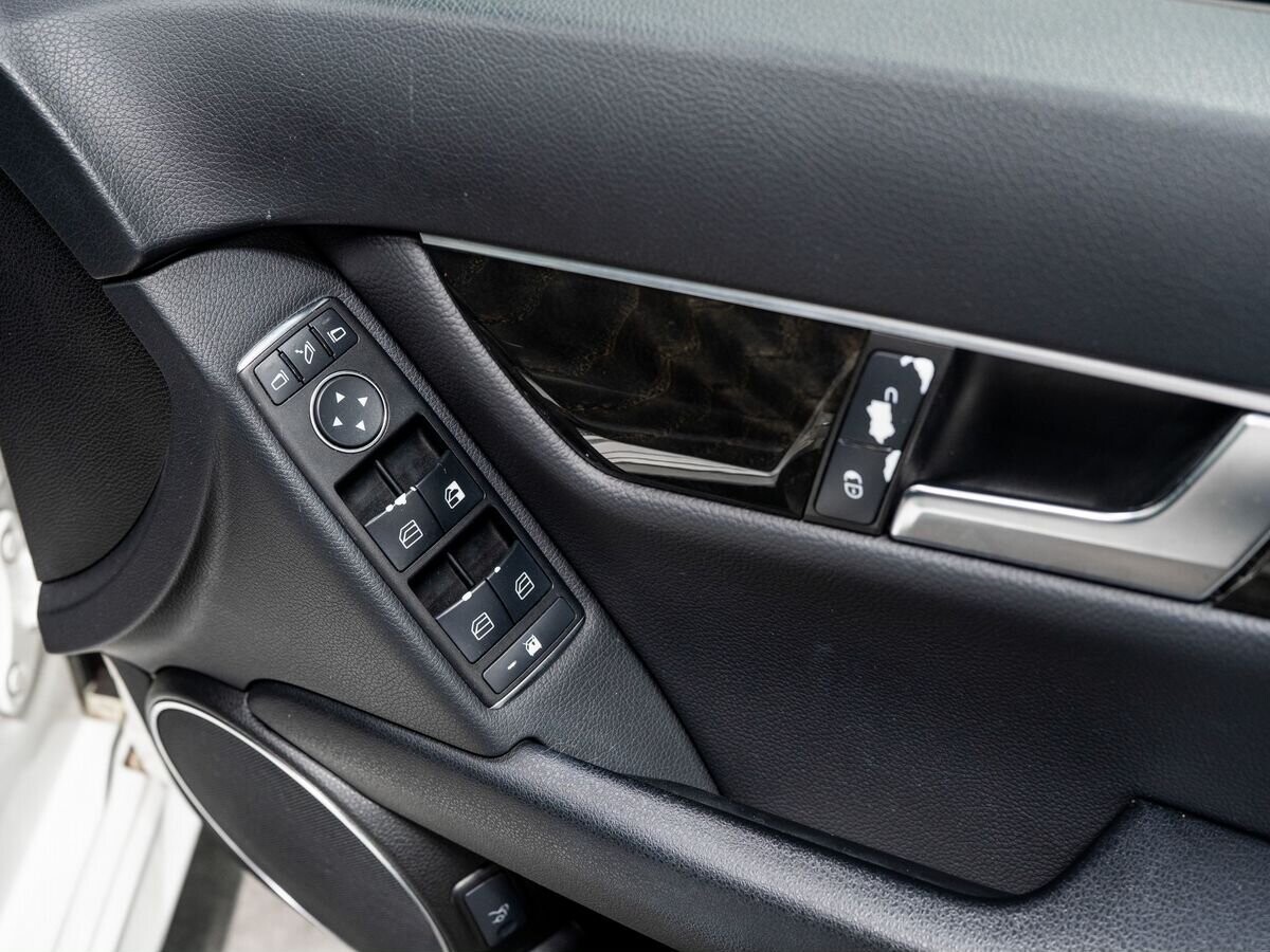 Mercedes-Benz C-Class 2011 - фото автомобиля