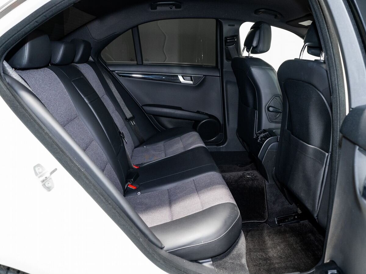 Mercedes-Benz C-Class 2011 - фото автомобиля