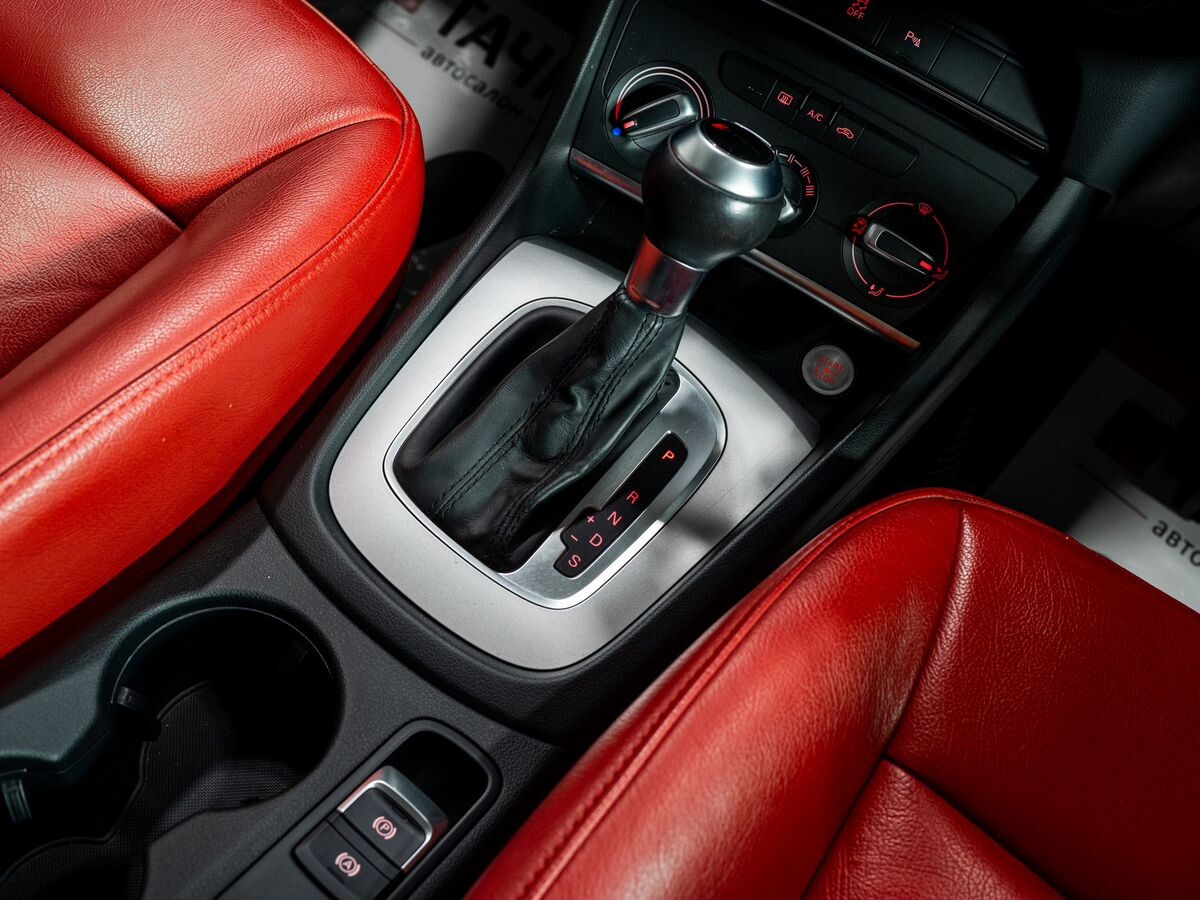 Audi Q3 2015 - фото автомобиля