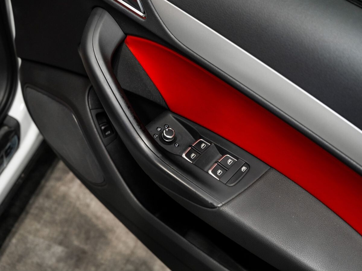 Audi Q3 2015 - фото автомобиля