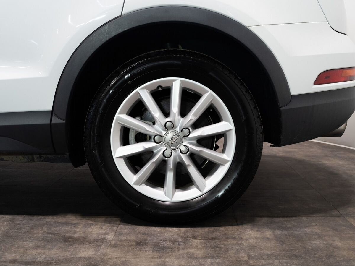 Audi Q3 2015 - фото автомобиля