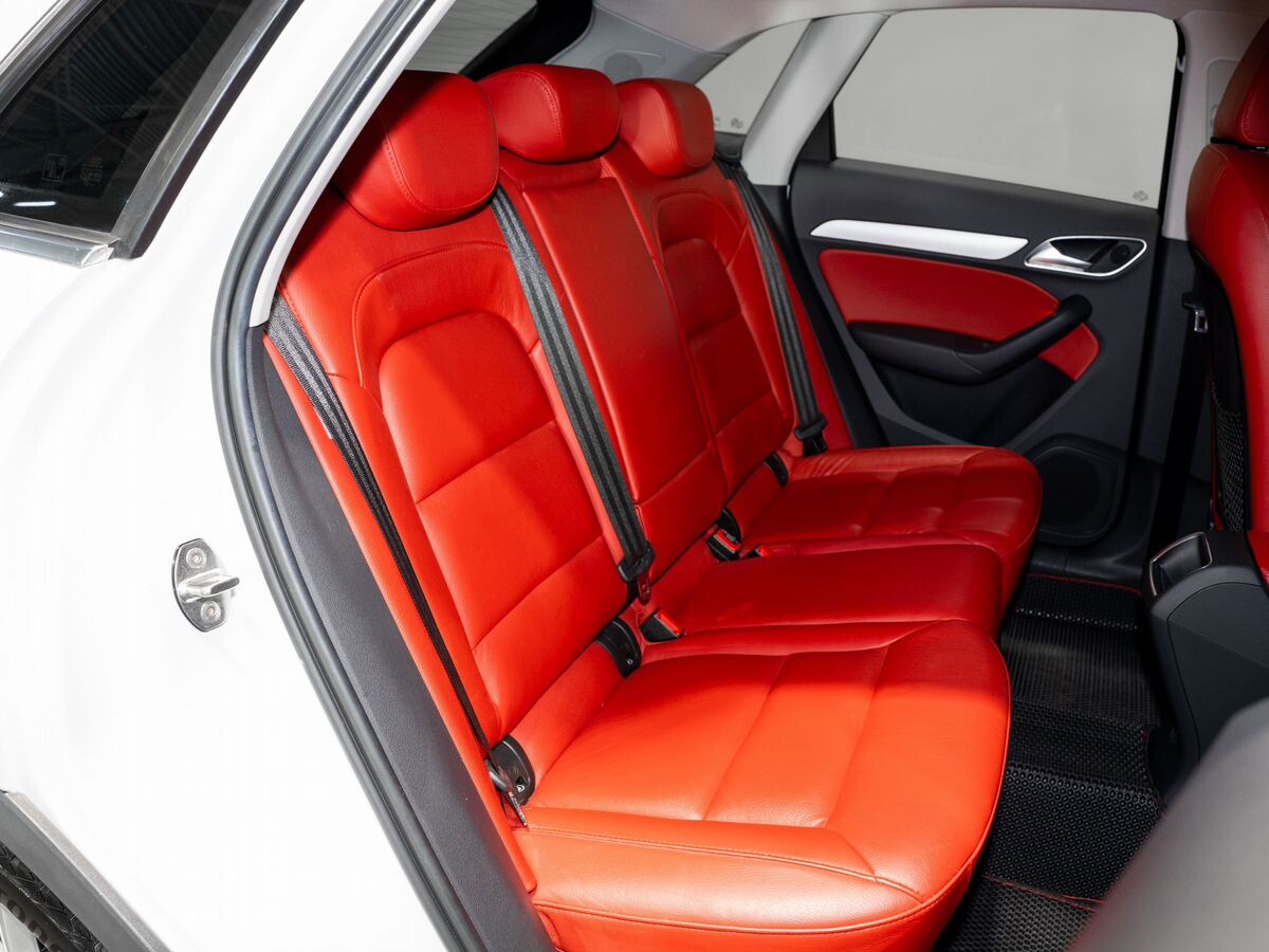 Audi Q3 2015 - фото автомобиля