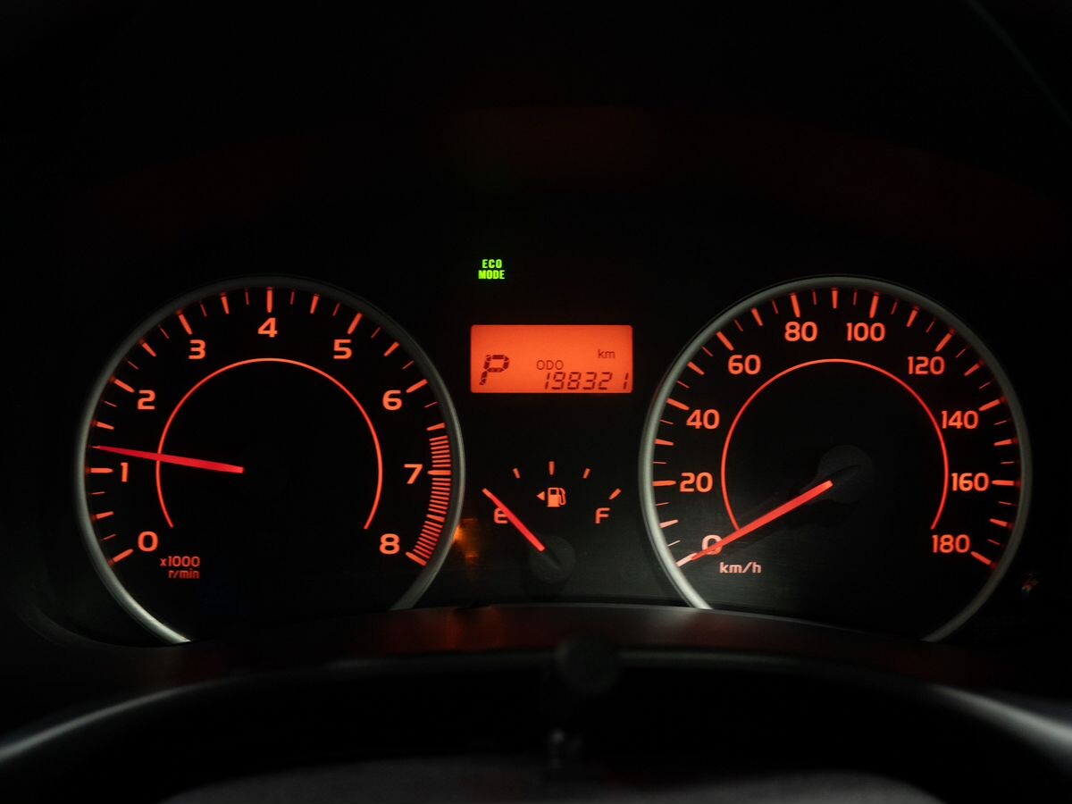 Toyota Wish 2015 - фото автомобиля