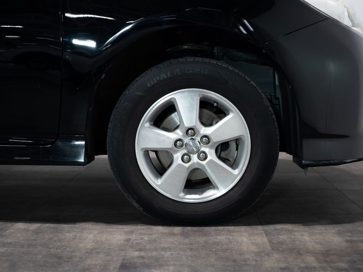 Toyota Wish 2015 - фото автомобиля