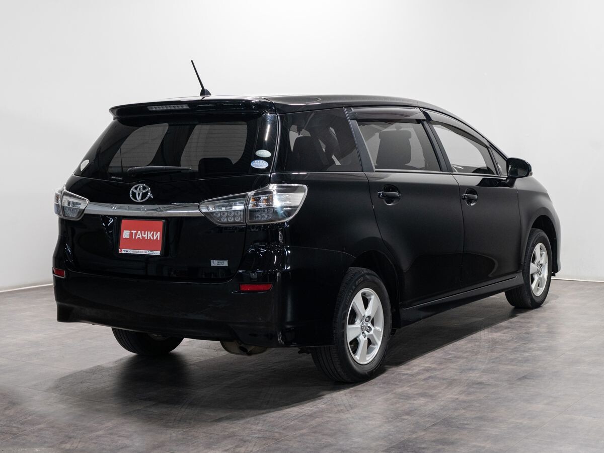 Toyota Wish 2015 - фото автомобиля