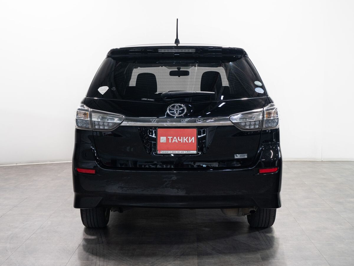 Toyota Wish 2015 - фото автомобиля