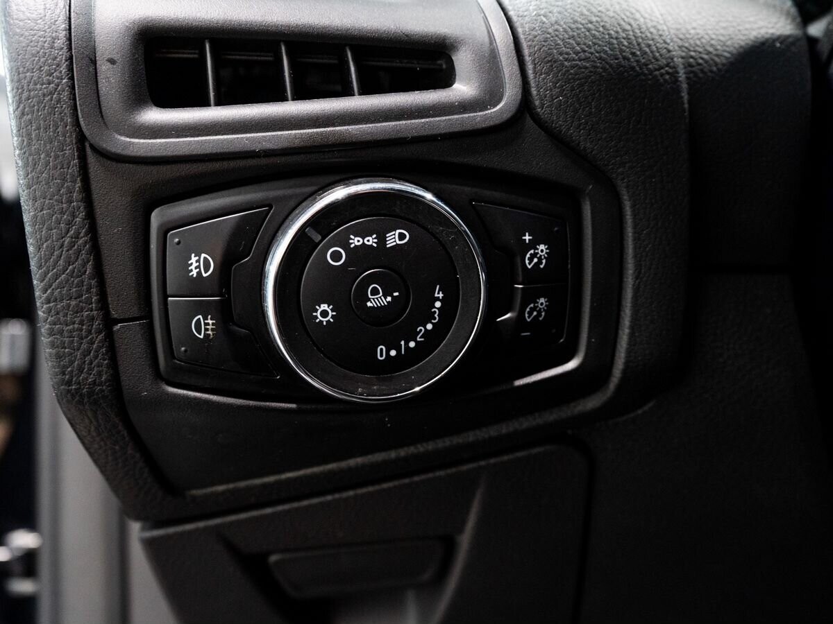 Ford Focus 2014 - фото автомобиля