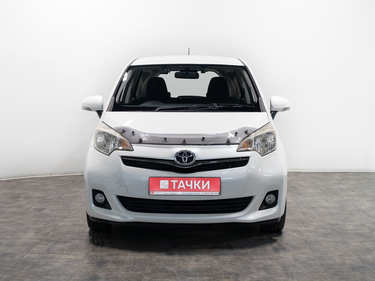 Toyota Ractis 2010 - фото автомобиля