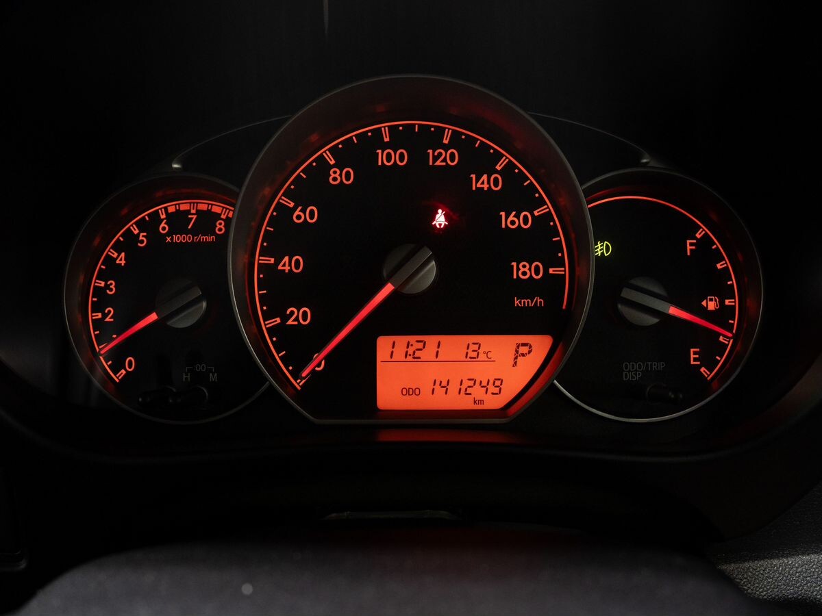 Toyota Ractis 2010 - фото автомобиля