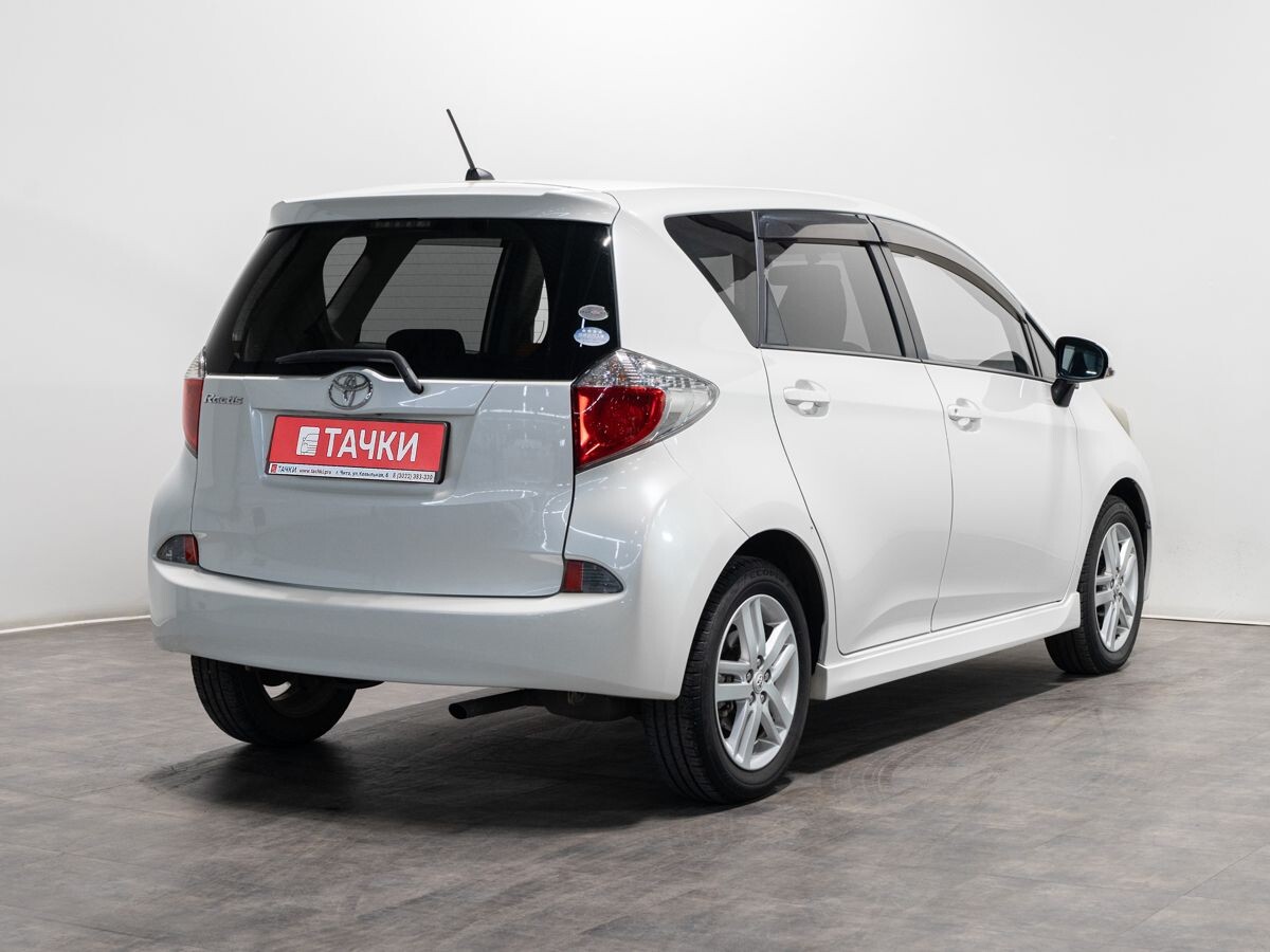 Toyota Ractis 2010 - фото автомобиля